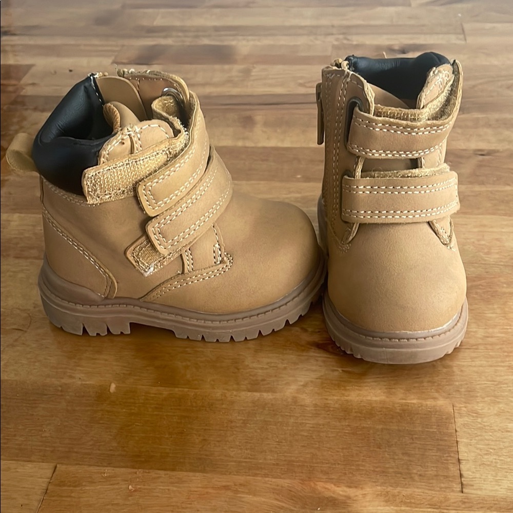 Tan todders Boots
